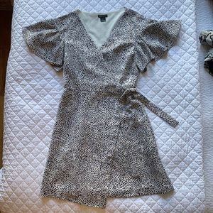 Club Monaco Size 4 Wrap Dress